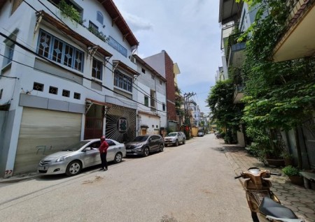 Bán hoa hậu mặt đường siêu đẹp ô tô đỗ nhà 4 tầng tại Chiến Thắng La Khê Hà Đông