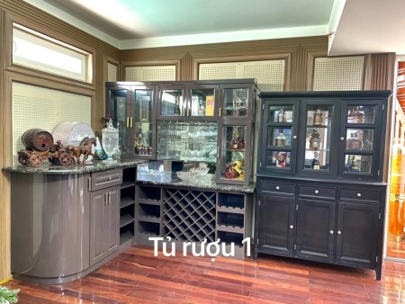 Bán biệt thự phố Nguyễn Văn Cừ dt 366m2, mt 13.9m, tặng nội thất ngoại nhập