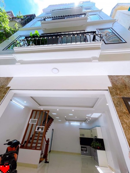Nhà mới, lô góc, 10PN full nội thất, dòng tiền 50 triệu / tháng