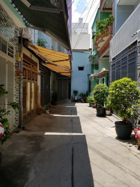 Thuê nhà nguyên căn Quận Tân Phú, khu vực yên tĩnh