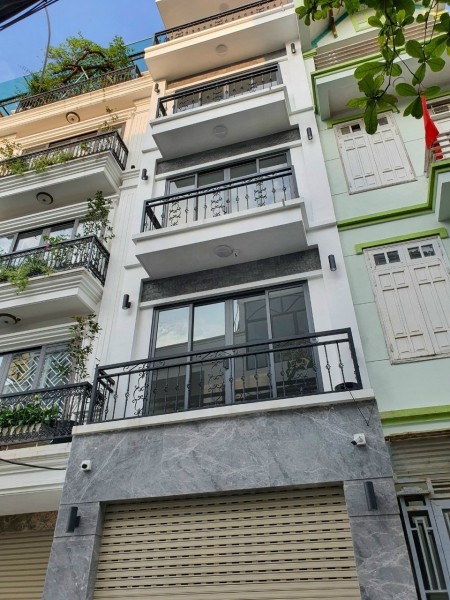 Bán nhà nguyên căn trung tâm Quận Long Biên, dt 34m2, đúc 5 tầng, giá bán 3.55 tỷ