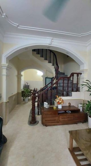 Cần bán gấp Vương Thừa Vũ, 5 tầng, dt 40m, mt 4m, dt 40m2, giá 3.9 tỷ