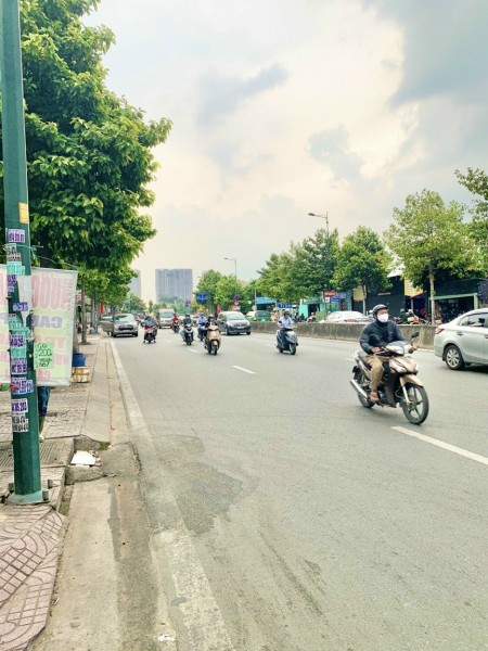 Nhà riêng mặt tiền Phạm Văn Đồng, Linh Tây, Thủ Đức.