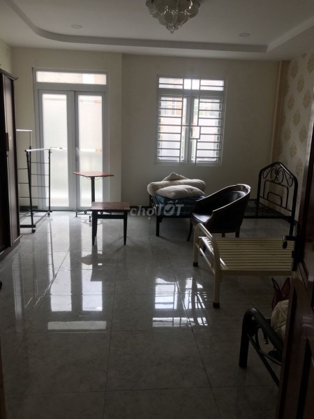 Cho thuê dài hạn Nhà riêng HXT Bạch Đằng, Phường 2, Quận Tân Bình- thiết kế phòng sàn trống suốt