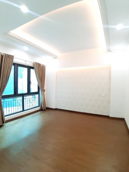 Đào Tấn, Ba Đình, Vị trí đẹp, ngõ thông, Chưa đầy 1 phút ra mặt đường Giá 4.3 tỷ