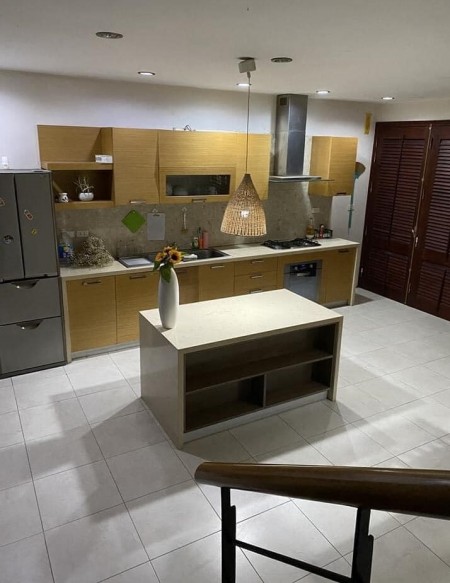 Bán gấp nhà Nguyễn Văn Cừ, View Hồ, Ô TÔ Tránh, Kinh Doanh, 6T x 55 M2, MT 5M, Giá Chỉ 6,5 tỷ.