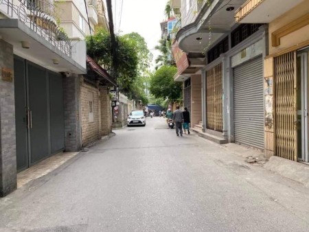 Bán Nhà Phố Hoàng Cầu, Lô Góc 3 Mặt Thoáng, Kinh Doanh, Sổ Đỏ Nở Hậu