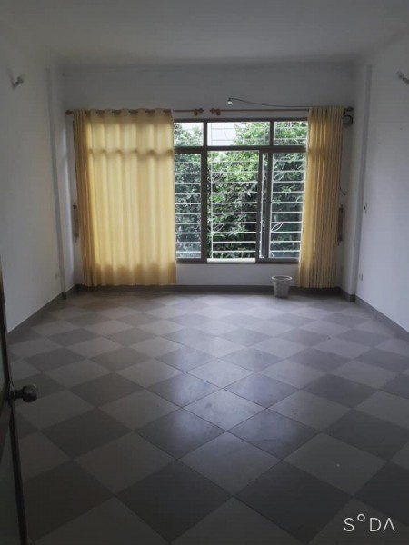 Bán nhà Mặt Phố Nguyễn Văn Cừ, Long Biên, Kinh Doanh, vỉa hè 105m2 x 3 Tầng x 18 tỷ LH 0944267031