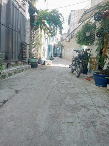 (Gò Vấp)Bán nhà cực đẹp, hẻm đẹp đường Cây Trâm, 3 tầng, giá chỉ 3.28 tỷ