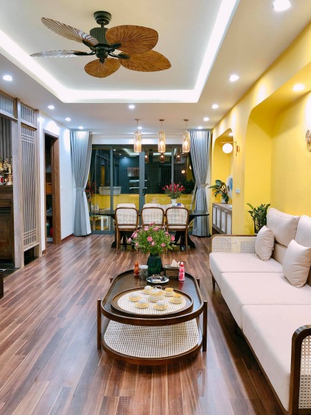 Cần bán nhà trung tâm Cầu Giấy, sang xin nhà đẹp ở luôn, dt 50m2, 5 tầng, giá 3.65 tỷ