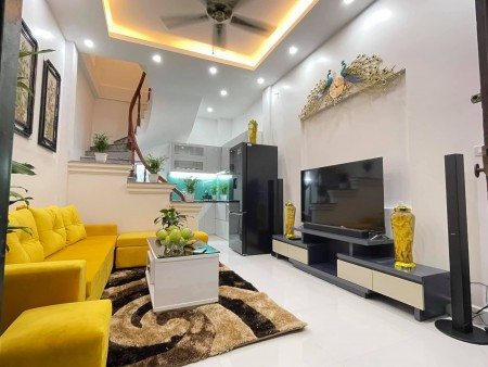Hàng hiếm sài đồng diện tích 77m2, 3 tầng, mt 3,7m giá bán 3 tỷ 7 chốt ngay