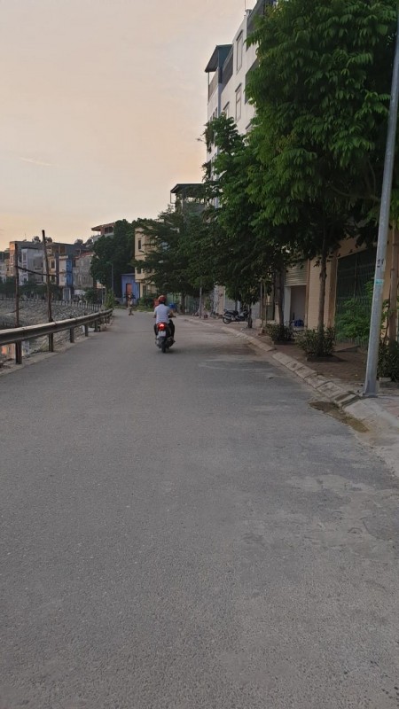 Bán Nhà Ngọc Hồi 35m2, Nhà Mới, Vỉa Hè, Ô Tô Tránh Dừng Đỗ, Kinh Doanh Giá 3.7 Tỷ