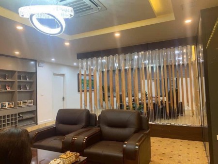 Tòa nhà văn phòng 8T thông sàn đường Trần Thái Tông, dòng tiền khủng, dt 160m2 mt 10m, giá 60 tỷ