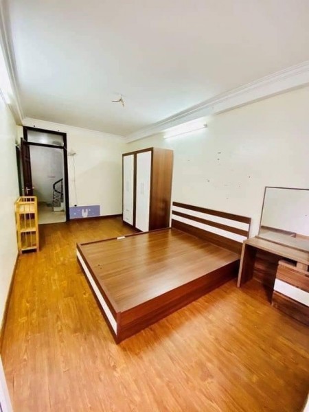 Bán nhà nguyên căn đường Trần Quốc Vượng, 51m2, 5 tầng, mặt tiền 4.4m, giá chỉ 3.75 tỷ