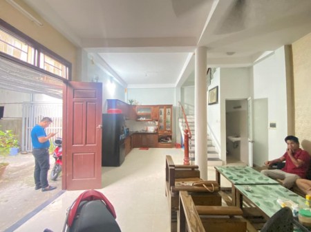 Rẻ hiếm Xuân Đỉnh BTL Ô tô tải qua nhà 40m2, 4 tầng mt 8,3 m mà giá chỉ 3,3 tỷ
