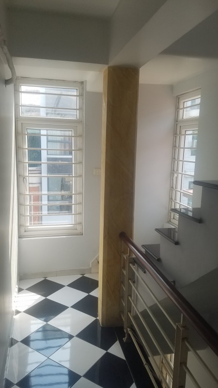 Bán nhà Cát Linh, 22m2x6 tầng, ngõ nông gần phố, giá. bán 2.2 tỷ