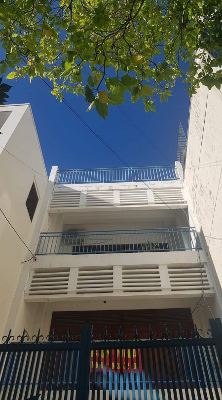 Bán nhà 3 tầng mặt tiền Đống Đa, p. Tân Lập, tp. Nha Trang ngang 5.35m