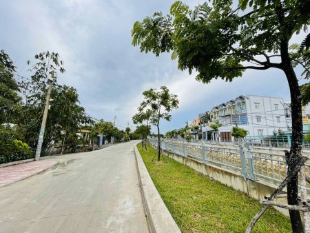Bán nhà phố mùa dịch 4ty9 giảm 100tr cho nhà đầu tư, được vay ngân hàng