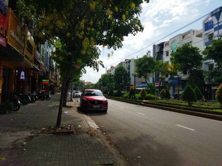 Nhà cũ MẶT TIỀN Khu Phan Đăng Lưu Tiện Xây Mới làm văn phòng