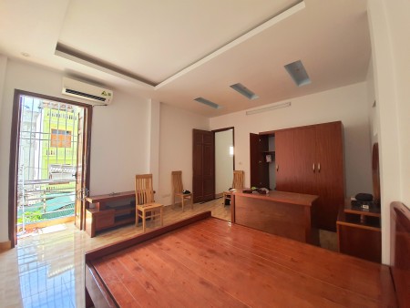Bán nhà Khương Trung, Thanh Xuân 30m2, ô tô, KD, có một không hai, chỉ 3,6 tỷ.