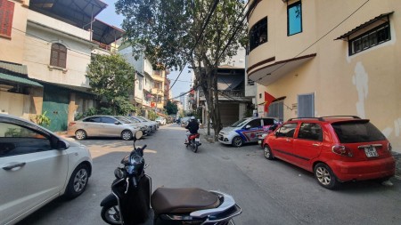 Nhỉnh 4.5 tỷ sở hữu nhà Vũ Trọng Phụng lô góc ô tô Đầu tư giá hời 70m MT 20m.