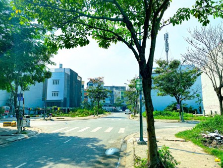 Bán lô góc 7,5x20=150m2 thổ cư 100% liền kề gần Aeon Bình Tân