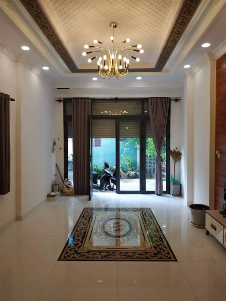 Nhà Ngộp Bán Nhanh Gía Bèo 4m x 23m, 2 Tầng, Hẽm ÔTÔ Đỗ Cửa, Giá 6.25 Tỷ