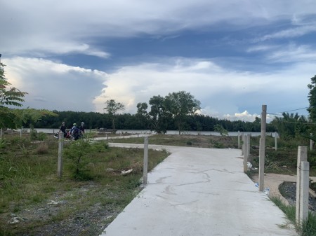 Bán lô đất 668m2 mặt sông Soài Rạp, cách đường Long Hậu - Tân Tập 1km thuộc Long An