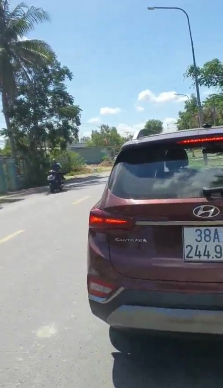 Bán lô đất sát hồ Marina Châu Pha diện tíchn 5x25 100m2 thổ cư, đường nhựa