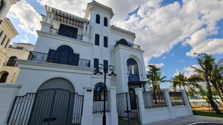 Bán biệt thự căn góc hồ Ngọc Trai đảo lớn, dự án Vinhomes Ocean Park