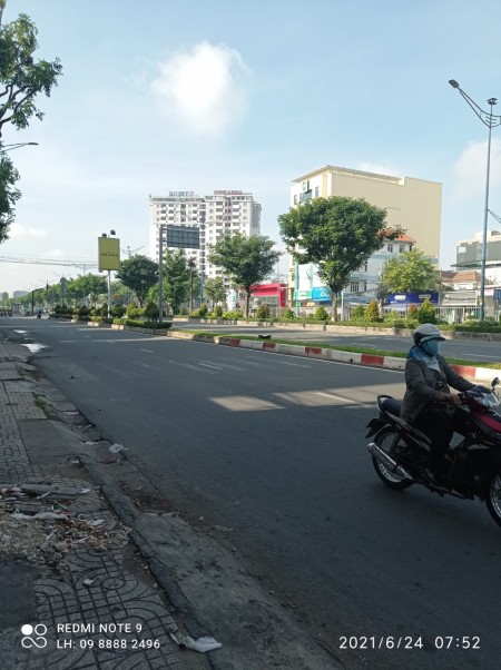 Bán đất mặt tiền Trường Chinh diện tích sử dụng 3000m2 giá chỉ 250 tỷ