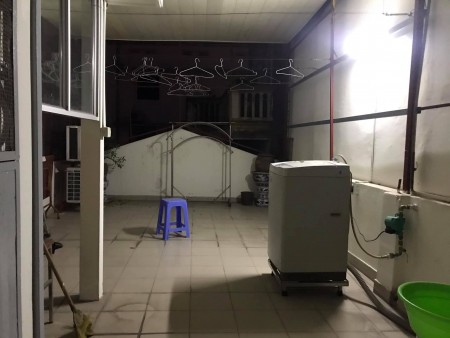 Nhà Hoàng Hoa Thám 4 tầng 5.5 tỷ ô tô vào nhà, lõi Ba Đình, ô tô vào nhà
