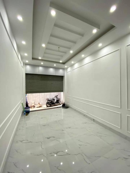 Bán nhà Xuân La, dt 35m2, 5 tầng đúc, mới xây ngõ thoáng, gần phố giá bán 3.6 tỷ