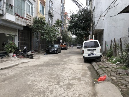 Bán mảnh đất ngõ 39 Đặng Vũ Hỷ, diện tích sử dụng 35m2, giá 2,05 Tỷ
