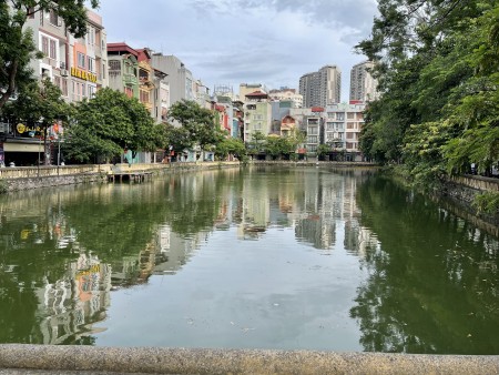 Bán nhà Trần Duy Hưng, view hồ, 90m2, 5 tầng, giá: 19.5 tỷ, ô tô vào nhà