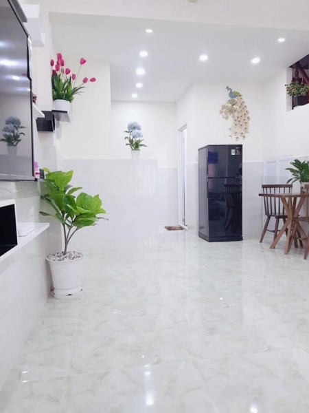 Bán gấp nhà Bùi Quang Là, phường 12, Gò Vấp, 2 tầng đúc, dt 30m2, giá 2,75 tỷ