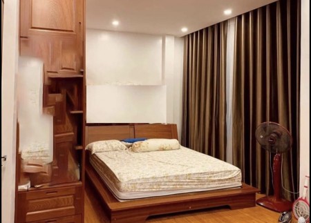 Nhà Đường Láng, sau trường ĐH Giao thông, ô tô đỗ cửa, 52m*4 tầng giá 3.8 tỷ