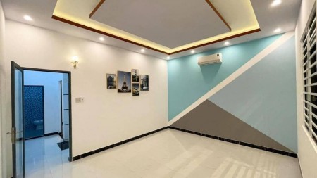Bán nhà lầu hẻm 4 cmt8 thổ cư 50m2 giá 2.09 tỷ thiết kế đẹp mắt không gian rộng rãi ngay trung tâm