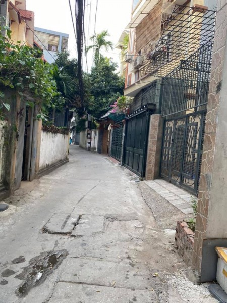 Ngọc Thuỵ ô tô vào nhà đưòng bàn cờ , căn góc 52m 5 tầng MT 4,3 sổ đỏ chính chủ 5,6 tỷ để lại đồ