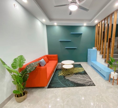Hoàng Mai nhà đẹp ở ngay 5 tầng 30m2 giá 2.85 tỷ, tặng full nội thất