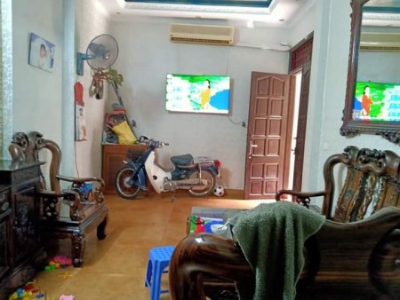 Bán nhà ngõ 252 Tây Sơn, Oto, Ngõ nông, KD nhộn nhịp, 38m*3T, mt 4m, giá 3.9 tỷ, 0888104444
