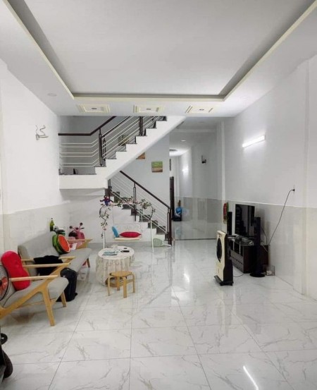 Nhà Mới Đẹp Ở Ngay Gíap Ngay Quận 10, giá bán 5.5 tỷ. lh 0799839943