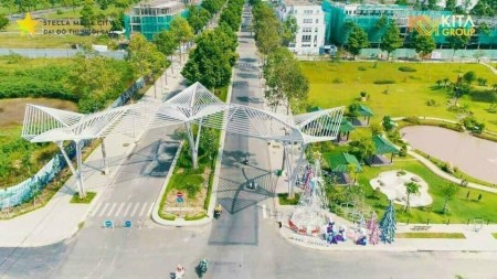 Nền đẹp đối diện trường học, lộ giới 25m, giá thương lượng