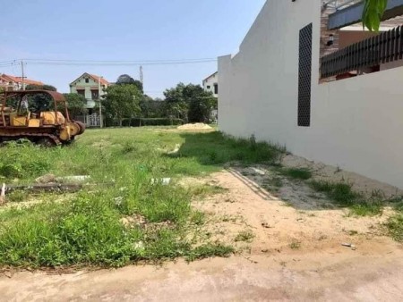 Bán đất 2550m2 sất Tỉnh Lộ, mt ô tô đối diện công ty lớn, cây xăng, khu dân cư đông, 430 triệu