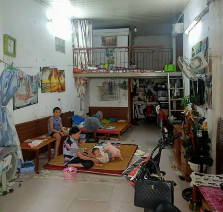 Giá bán 2.1 tỷ nhà 44m2 Cổ Nhuế ngõ rộng thông Ôtô 30m. LH: 094.111.1357.