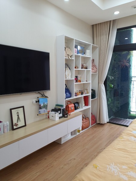 Vợ chồng em cho thuê gấp căn hộ FLC complex 36 Phạm Hùng 2pn 66m2 giá 10tr.Liên hệ: 0969679541