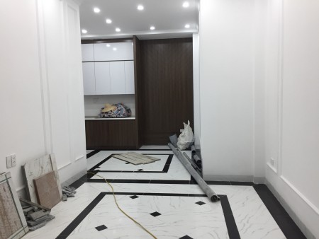 Bán nhà trong ngõ đường Giáp Bát, diện tích 32m2 giá 3,4 tỷ, liên hệ 0949794555