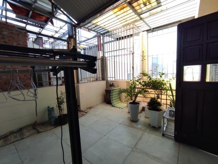 Bán nhanh nhà phố Nguyễn Văn Cừ 37m2, 5 tầng rộng 6m. nhà dân xây về ở ngay 3,86 tỷ