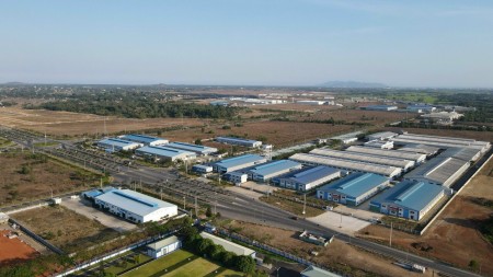 Đất đẹp khu vực Phú Mỹ. Diện tích 175m có 100m thổ cư, 2 mặt tiền (rộng khoảng 20m), giá chỉ 1.367 tỷ