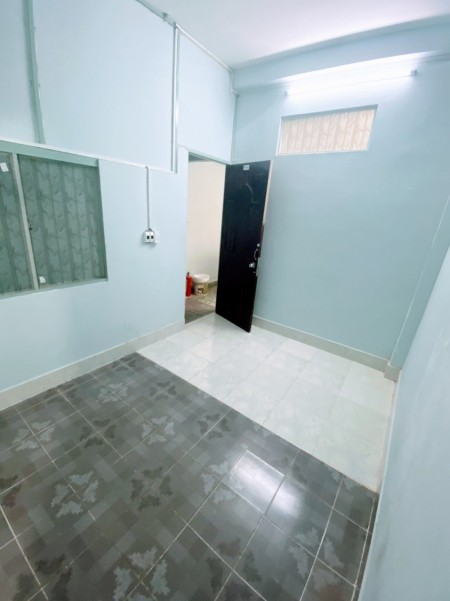Phú Nhuận- cho thuê phòng 3tr/tháng có máy lạnh, cửa sổ, tủ đồ.